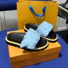 Diseñador Piscina Almohada Sandalias Parejas Zapatillas Hombres Mujeres Verano Zapatos planos Moda Playa Zapatillas Diapositivas Correa ajustable 01