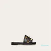 Lüks Tasarımcı Kadın Sandalet İlkbahar/Yaz Sandaletleri Dokuz Renk Yüksek Topuklu 5,5 cm Düz Topuklu 1.5 cm arasından seçim yapar. Kutu ile 35-43 boyutu