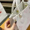 Moda na gorącą sprzedaż marki damskiej wysokiej jakości wypoczynek w torbie o dużej pojemności torby na ramię lub torba na crossbody Wysoko chwalony zalecenie produktu