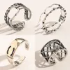 Mode Unisex Luxus Band Ringe für Männer Frauen Designer Marke Brief Silber Überzug Ring High-end-Stil Kupfer Liebhaber hochzeit Schmuck Einstellbare Größe