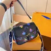 2023 Designer Tas Vrouwen Bakken Winkelen Messenger Borduren Afdrukken Lederen Handtas Dazzling Flower Baguette 25Cm