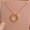 Colares com pingente de luxo colar de amor joias designer de joias acessório feminino banhado a ouro amarelo joias de aço inoxidável famosas cjeweler caixa de casamento catier