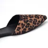 Klänningskor 2022 Nya kvinnor Leopard Flat Shoes Fashion Baotou Pointed Ladies Casual Loafers Sexiga Beach Sandaler Kvinna Summer Light Footwear J230727