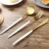 Servis uppsättningar Gold Fork Spoon Knife Set Sandwich Forks Kitchen Eco Friendly Restaurant Leveranser Black Ek Goud Conunto de Jantar 612