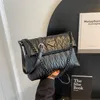 vente en gros dames sacs à bandoulière 5 couleurs conception de niche couleur unie couture sac à main de mode cette année populaire pliant sac à chaîne Joker couleur unie porte-monnaie en cuir 8029