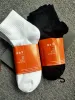 Mens Socks grossist säljer minst 12 par klassiska svarta vita kvinnor män högkvalitativ brev andningsbar bomullssporter ankel strump elastisk ingen anledning att vänta, spot leverera