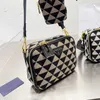 2023 Venta directa de fábrica de alta calidad Prad Classic Triangle Saffiano One Shoulder Crossbody Small Square Camera Bag Unisex