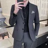 Ternos masculinos 2023 Terno de negócios sofisticado (terno colete calças) Moda Versão coreana Magro Festa Casamento Vestido Noivo Conjunto de três peças M-4XL