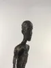 装飾的なオブジェクト図形の手作りのクラフトブラスキャラクター彫像ウォーキングマン人ローンウォーカー彫刻ホームデコレーションオフィスインテリア装飾230727