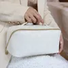 Bolsas Cosméticas Estojos Higiene Pessoal Travesseiro Feminino Bolsa Cosmética Xadrez Maquiagem Bolsa Organizadora de Artigos de Higiene Pessoal Sacos de Armazenamento de Grande Capacidade Couro PU Hangbag Tote 230726