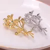 Pins broszki DIY Akcesoria Miedź Goldplated Pearl Jewelry Multi Bead Brouquet Bról Pusta Holding Temperament Ręka 230727