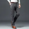 Męskie spodnie Kubro marka klasyczna Corduroy Men Pants Autumn Winter 2022 Casual Business Fashion Wygodne rozciąganie bawełny proste spodnie L230727