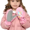 Gants de ski Nouveaux gants de ski pour enfants Hiver Extérieur Imperméable et résistant à l'usure Coral Fleece Lanyard Warm Mittens HKD230727