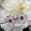 Hoop Huggie Merk Luxe cz Crystal Heart Earring 925 Sterling Zilver Ruby Sieraden Voor Vrouwelijke Bruiloft Rode Diamant Bloem 230727