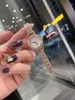 Orologio da donna AAA orologi di design Movimento al quarzo di alta qualità Bracciale placcato in argento con lunetta diamantata Dimensione 25,5 mm