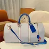 Yeni omuz çantası tasarımcı çanta seyahat çantası deri el çantası kadın moda duffel bagaj çantaları yüksek kapasiteli crossbody çantalar bayan spor çantaları