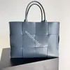 aa arco tote bag woven canvas luxury designer handbag nappa weaving Handbags bottega v大容量ビーチカウヒドアンダーアームバッグワークトラベルショッピングトート