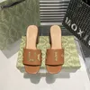 Женские летние слайд -кожаные плоские дно -тапочки дизайнерские металлические буквы пряжки толстые каблуки на открытые пляжные сандалии высокие каблуки