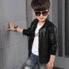 Vestes Garçons Manteaux Automne Hiver Mode Coréen Enfants Plus Velours Réchauffant Coton PU Veste En Cuir Pour 38Y Enfants Veste Survêtement J230728