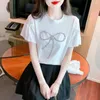 Kvinnors T-skjortor Beading Diamond Bow Short Sleeve T-shirt 2023 Sweet Lace Ruffle vackra toppar damer enkla vita o-hals tees trend