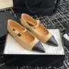 Luxury Dress Shoes Women's Designer Dress Shoes Mary Jane Flat Shoes Pointed Boat Shoes Fashion Belt Buckle Wool Dinner Wedding Bridesmaid Shoes 35-41 med låda