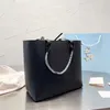 Designer berühmte Einkaufstasche Schulter Dame große Umhängetasche praktische Umhängetasche lässig quadratische Shopping-Geldbörsen klassische Clutch Mode Tasche Pelz Gold Frauen Handtaschen