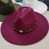 Breda randen hattar hink mode filt fedora hatt för män kvinnor vintage stil ögonband tillbehör panama jazz stor grossist 230727