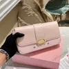 Crossbody väskor för kvinnor trendiga högkvalitativa kedja axelväska 2023 het modell mc makeup väska designer lyx all-match plånbok mode rosa purses 230727y