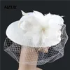 Bijoux de cheveux de mariage NZUK Chapeaux de mariage Facinators pour femmes Ivoire Lin Mesh Headpiece Chapeau Plumes Fancy Veils accesorios para el pelo mujer 230727