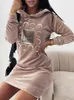 Kvinnors hoodies tröja långa tröja klänningar älskar tryck huva löst hög krage hylsa pullover höst vinter y2k street stil topp 230728