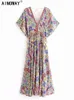 Grundläggande avslappnade klänningar Vintage Chic Women's Peacock Flower Print Bat Sleeve Beach Bohemian Maksi Dress Women's V-ringning Tassel Summer Bohemian Dress 230728