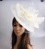 Hochzeit Haarschmuck 3 Farben Sinamay Hochzeit Party Hüte Haar Fascinators Elegante Frauen Derby Anlass Millinery Hüte Mit Schleier Stirnbänder MYQ112 230727