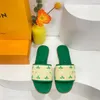 2024 Designerskor par Designer Slides Women Embroidered Tyg Slide Sandals Summer Beach Walk Slippers Fashion Low Heel Flat Slipper Luxury Shoes Storlek 37-42 D8