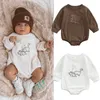 Rompers Autumn Born Baby Infant Kids Cotton Lengeve Cartoon Dinosaur Embroidery Boy Boy Girls Jumpsuits服018m 230728