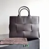 Aa Arco Tote Bag Tela tessuta a mano Borsa di design di lusso Borse di tessitura di nappa Bottega v Borsa da ascellare in pelle bovina da spiaggia di grande capacità Borsa da viaggio per lo shopping da viaggio