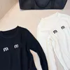 Moda feminina designer novo de alta qualidade monograma vara pano bordado moda temperamento manga curta camiseta