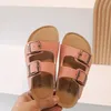 Slipper Summer Kids Beach Cork Slippers для девочек мальчики Дети на открытом воздухе. Повседневная невозмутительная квартира с слайд -обувью 230728