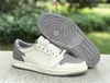 Authentic 1 Low OG Atmosphere Grey Outdoor Shoes Sail Black Toe WMNS UNC Chicago White Powder Blue Gym Red Sports Sneakers Maat 36-47