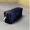 Kosmetiska väskor fall mode makeup väska klassisk quiltad svart färg kosmetisk fodral vintage parti koppling väska z230728