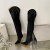 Stivali sopra il ginocchio ricamati a caldo con tacchi sottili Stivali alti con tacco a spillo in punta Scarpe di design di lusso per calzature da donna