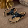 Mulher 681 sandálias verão 2024 Decoração de flores espessa cunha não deslize sapatos de praia casual sandalias femininas externas internas