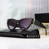 Óculos de sol de designer para mulheres e homens Modelo de moda Modelo Especial Letras de proteção UV400
