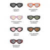 Occhiali da sole Accessori moda Montatura piccola Triangolare Cat Eye Personalità irregolare UV400 Occhiali neri casual per donne adulte