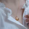 Ожерелье с золотым шармом Charm для молодой женщины Сладкая вечеринка Свадебные украшения пресноводная жемчужная подвеска подарок 230727