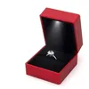Коробка для ювелирных изделий светодиодные украшения для кольцевого ожерелья для обручального кольца Подарочная упаковка коробки для упаковки с легкими шкалами для хранения оптом 230728