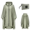 Manteau de veste de poncho de pluie à capuche pour adultes avec poches Imperméables Imperméables Imperméables Imperméables assortis à la pochette de rangement, plus la taille XXL Li223y