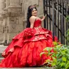 Abito rosso messicano Princesa Quinceanera 2024 Abito da ballo ricamato con volant a strati Abito dolce 16 Abito con lacci 15 Vestido De