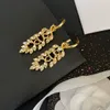 Real Gold Plated Luxury Brand Designer Dangle örhängen hängsmycken Copper Zircon Letter Choker Pendant Never Fading Ear Of Wheat Stud smycken Tillbehör