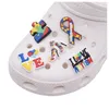 Pièces de chaussures Accessoires Sensibilisation à l'autisme Puzzle Charmes de sabot pour les décorations Pvc Wirstband Bracelets Charm Buttons Gift Kids B Series Au hasard