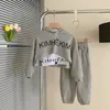 Conjuntos de ropa Primavera Otoño Bebé Niñas Waffle Alfabeto Crop HoodieDrawstring SweatpantTee Tops Niños Chándal Niño 3PCS Outfit 19 Años 230728